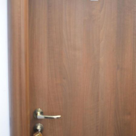 Vila Cu Trandafiri Cozy Apartments 2 Camere Bragadiru Eksteriør bilde