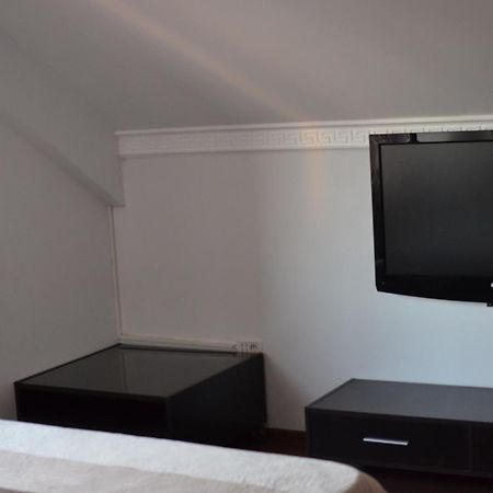 Vila Cu Trandafiri Cozy Apartments 2 Camere Bragadiru Eksteriør bilde