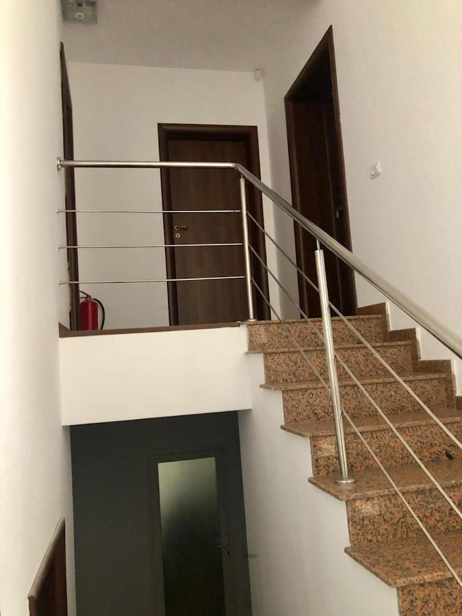 Vila Cu Trandafiri Cozy Apartments 2 Camere Bragadiru Eksteriør bilde