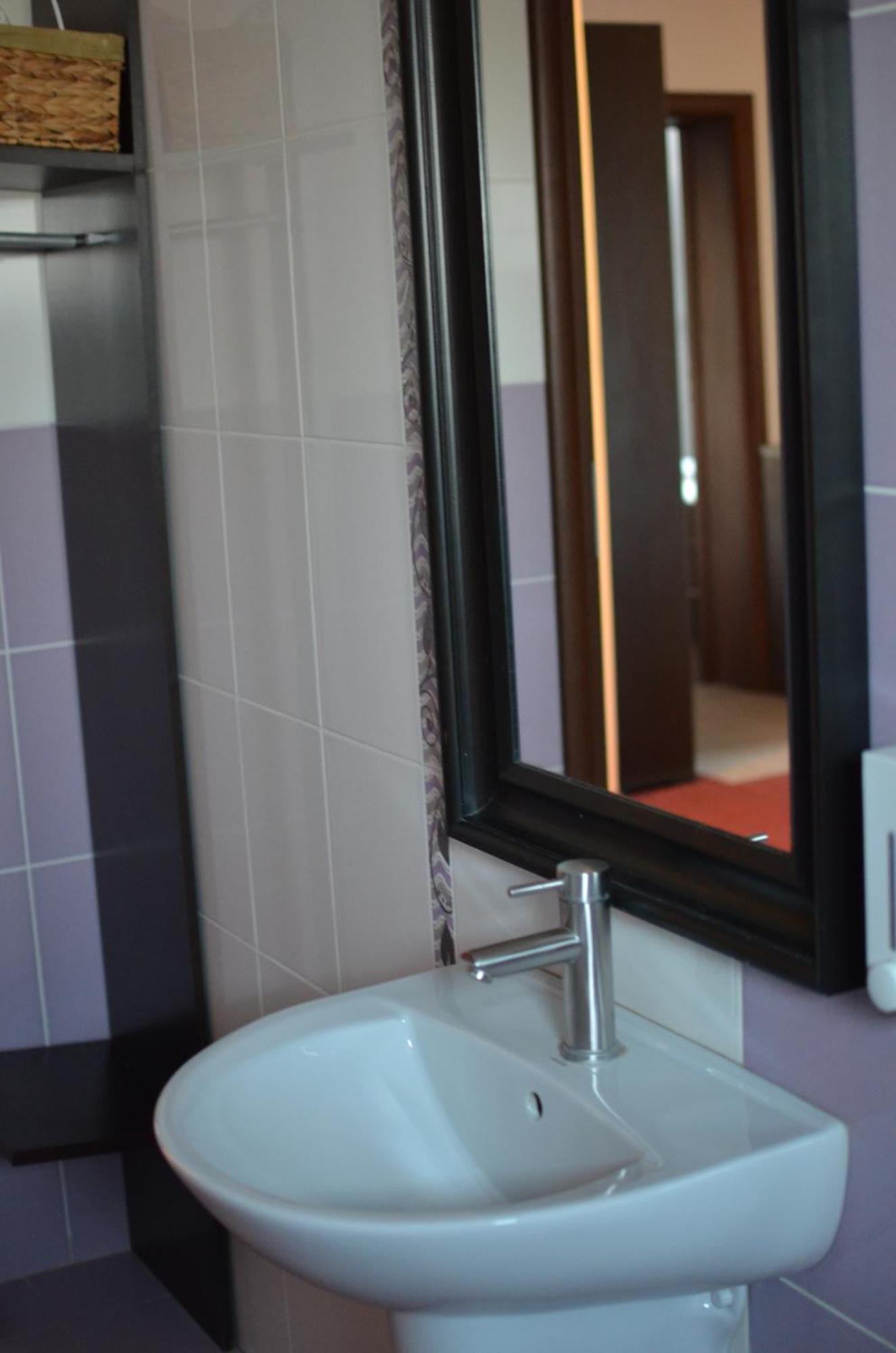Vila Cu Trandafiri Cozy Apartments 2 Camere Bragadiru Eksteriør bilde