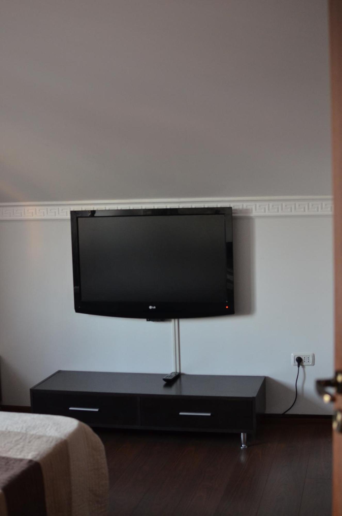 Vila Cu Trandafiri Cozy Apartments 2 Camere Bragadiru Eksteriør bilde